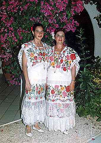 Características principais do traje típico de Yucatan