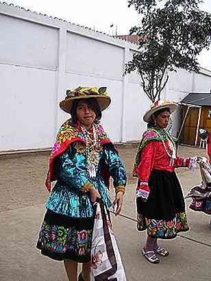 Caracteristici de îmbrăcăminte Huayno și influențe contemporane